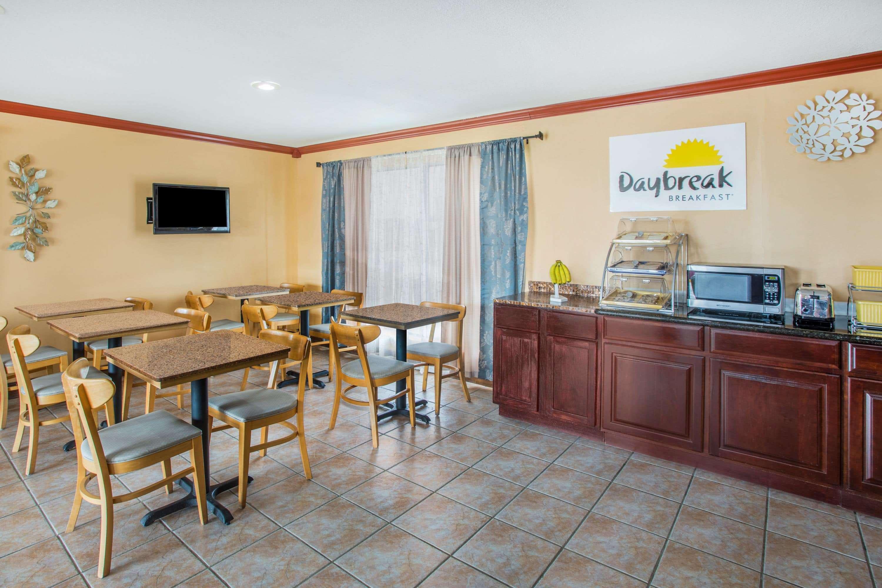 Days Inn By Wyndham Crowley Exterior foto