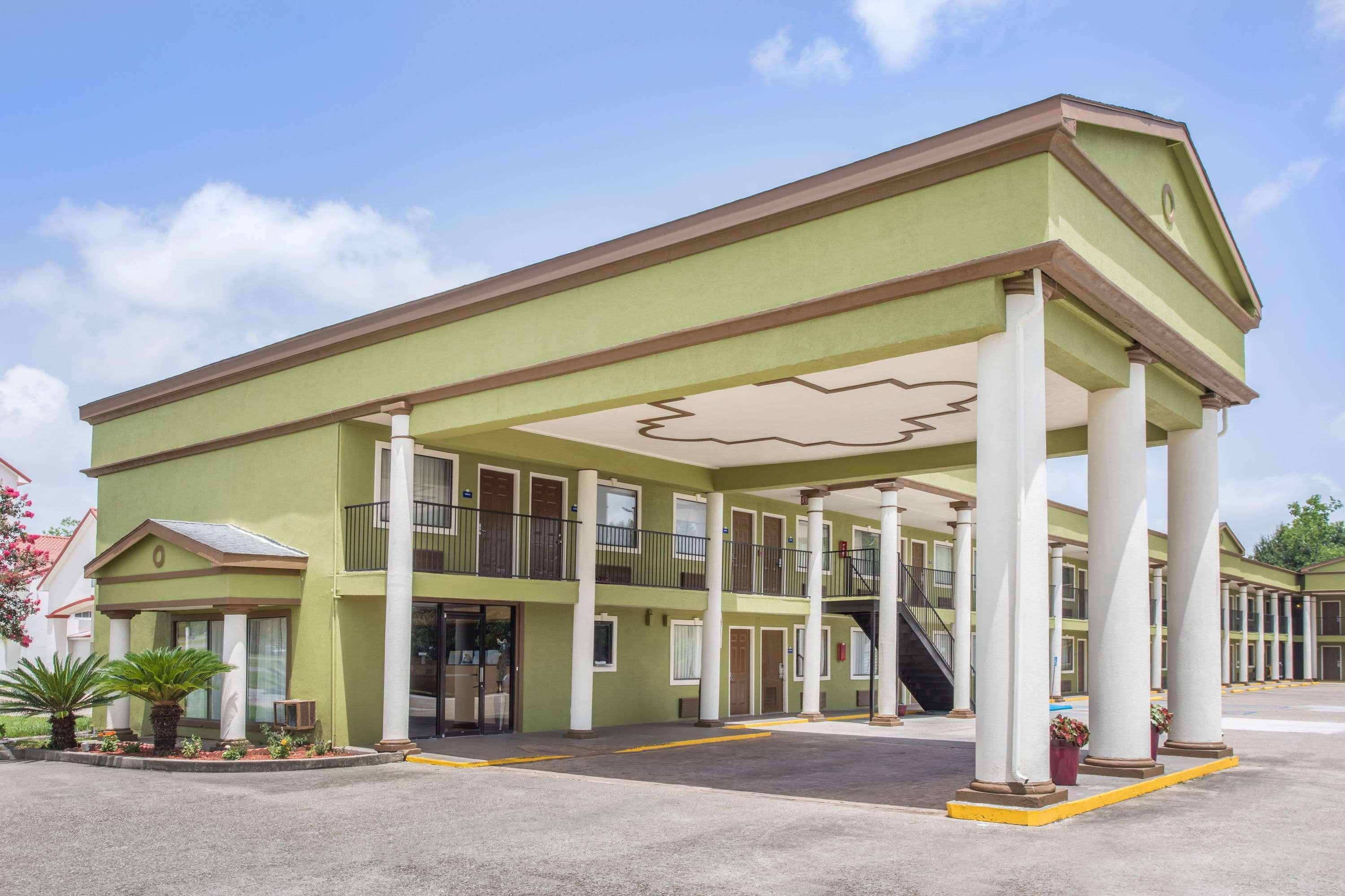 Days Inn By Wyndham Crowley Exterior foto