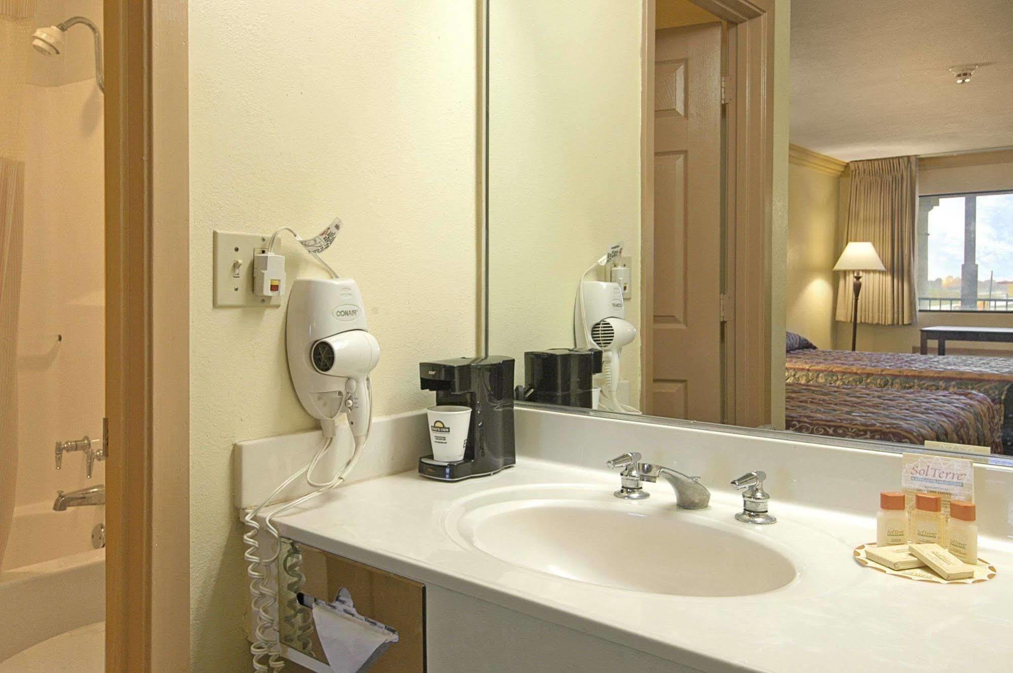 Days Inn By Wyndham Crowley Quarto foto